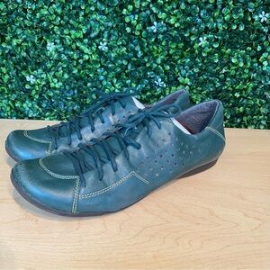 B4 Barefoot Sneakers